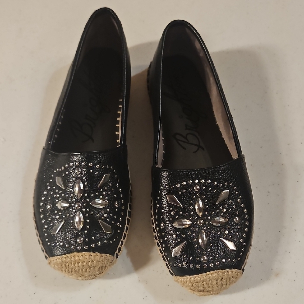 Brighton Black and Tan Espadrilles with Elegant Design